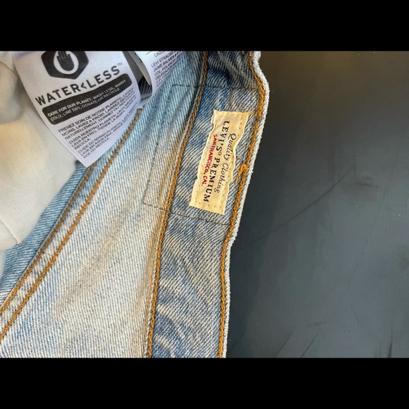 Levi’s Jean shorts size 26 - Picture 3 of 4